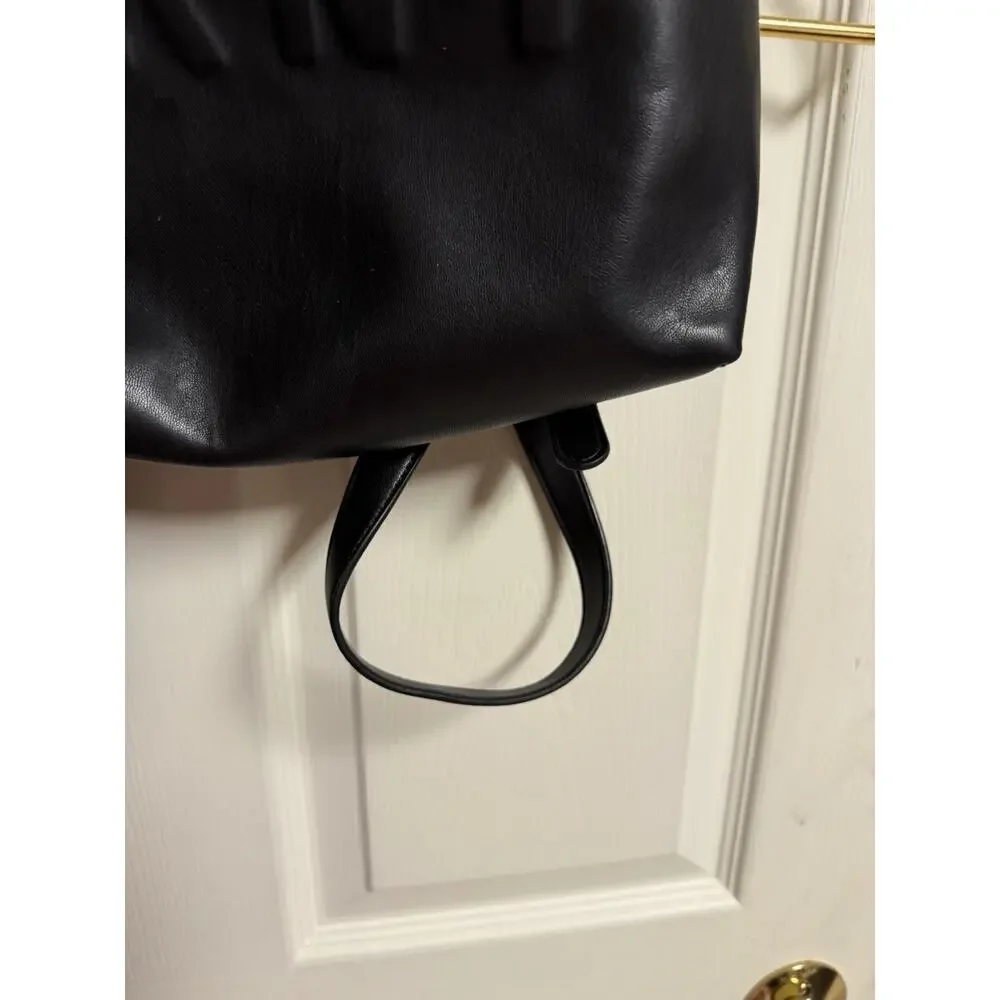 Dkny container 35